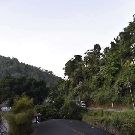 Lodge In 611 Kandy Exterior foto