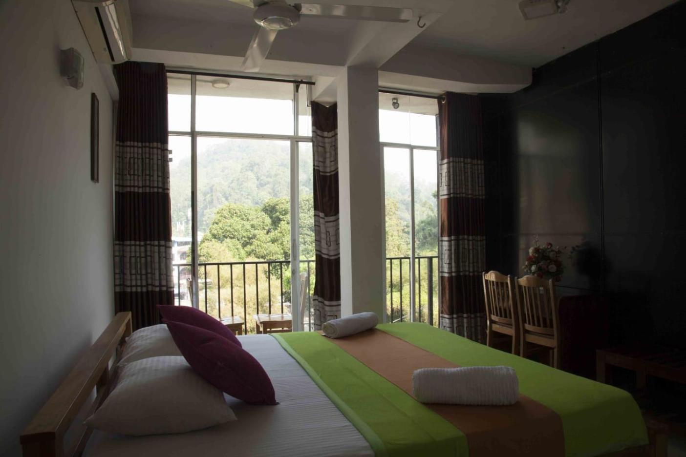Lodge In 611 Kandy Exterior foto