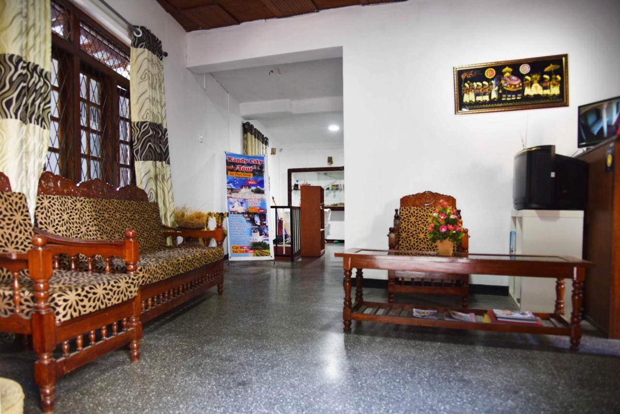 Lodge In 611 Kandy Exterior foto