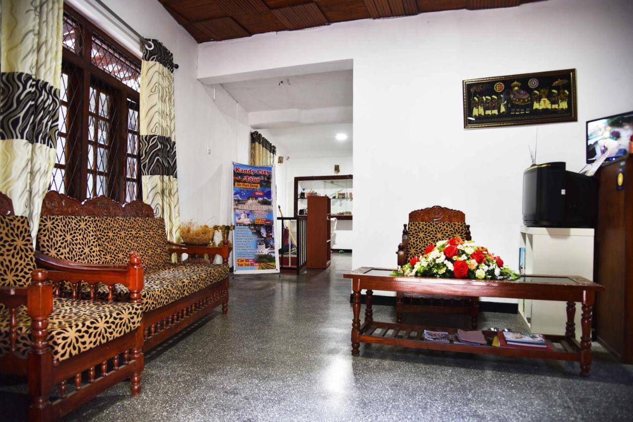 Lodge In 611 Kandy Exterior foto